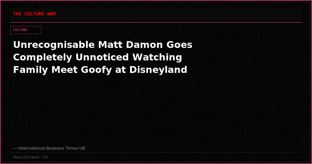 Unrecognisable Matt Damon Goes Completely Unnoticed Watching Family Meet Goofy at Disneyland